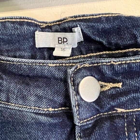 NWT BP Dark Wash Denim Jeans with Distressed Knees (16W) - Picture 4 of 8